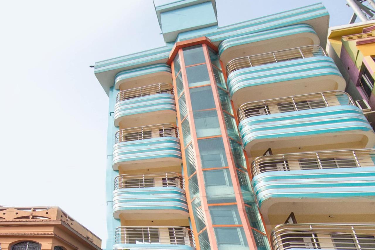 Capital O 67892 Hotel Sujata Tarapith Bagian luar foto